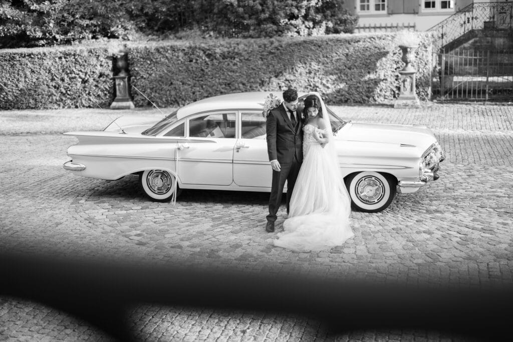 Villa Wenkenhof, Basel. Oldtimer with bride and groom