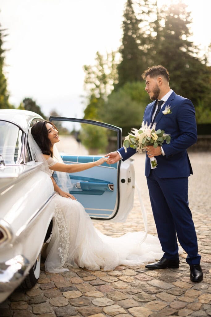 Villa Wenkenhof, Basel. Oldtimer with bride and groom
