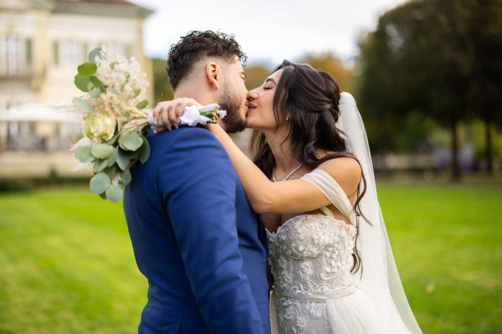 Villa Wenkenhof, Basel. Couple session with bride and groom