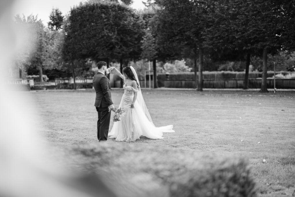 Villa Wenkenhof, Basel. Couple session with bride and groom
