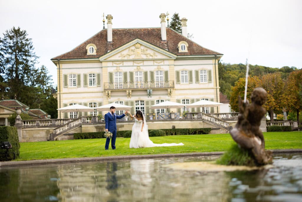 Villa Wenkenhof, Basel. Couple session with bride and groom