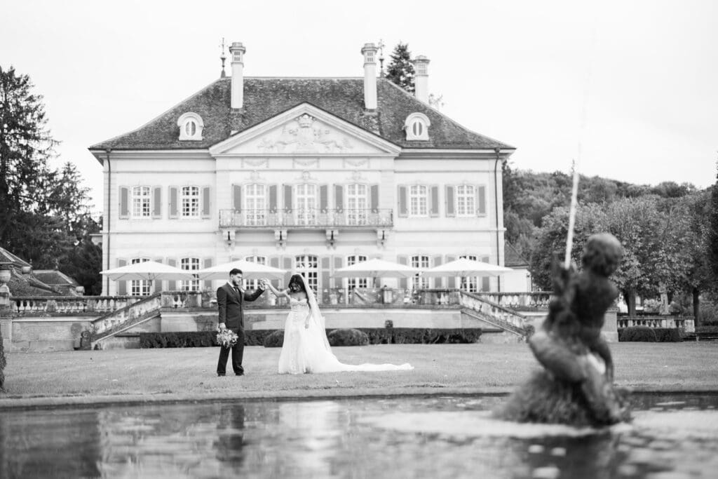 Villa Wenkenhof, Basel. Couple session with bride and groom