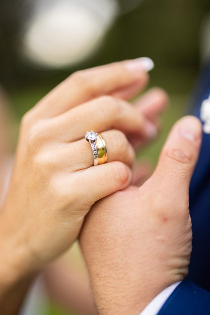 Villa Wenkenhof, Basel. Couple session with bride and groom. Wedding rings