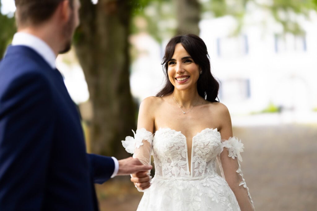 Couple session with the bride and groom in the gardens during their wedding at Schloss Hünigen in Bern