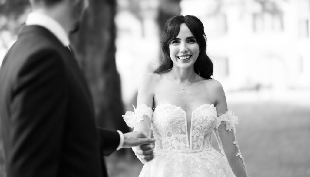 Couple session with the bride and groom in the gardens during their wedding at Schloss Hünigen in Bern