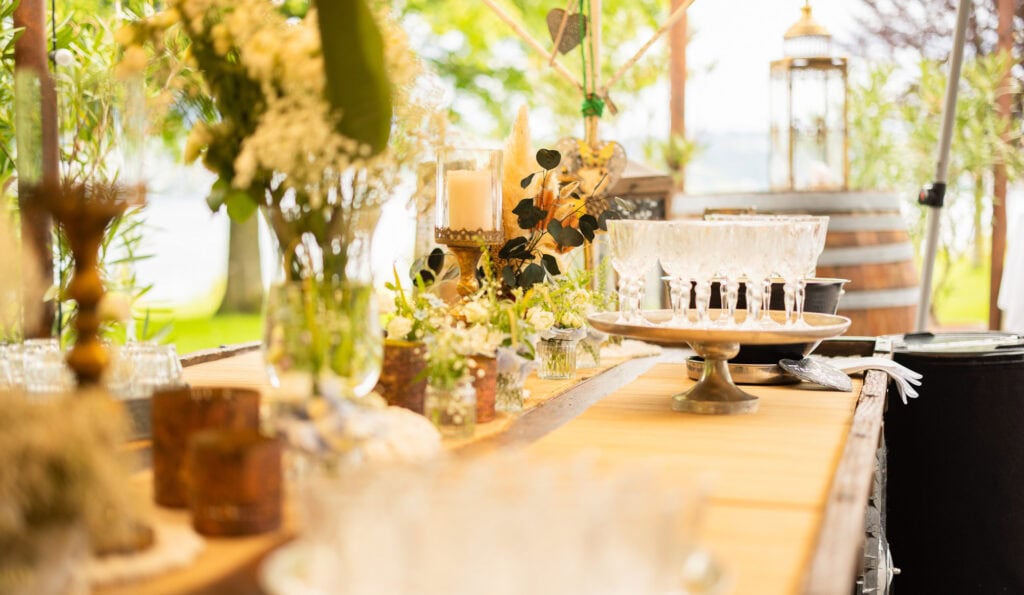 Wedding at Moschti Stäfa, Zürich. Getting ready. Decoration