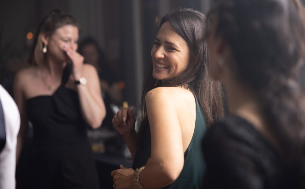 Wedding at Moschti Stäfa, Zürich. Party with bride, groom, family and friends celebrating