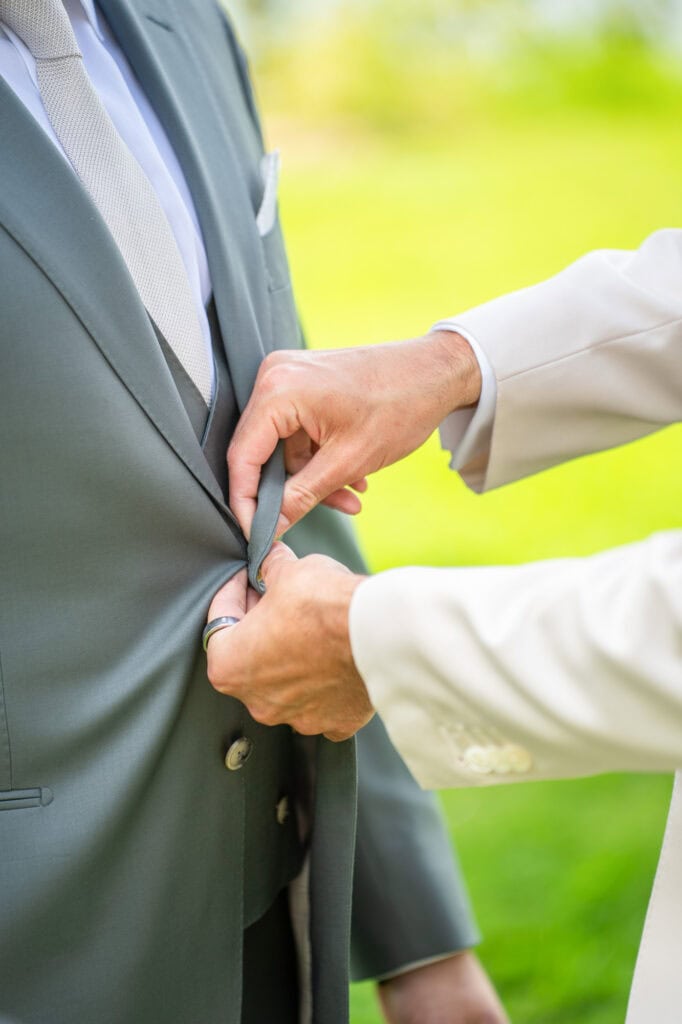 Wedding at Moschti Stäfa, Zürich. Getting ready groom