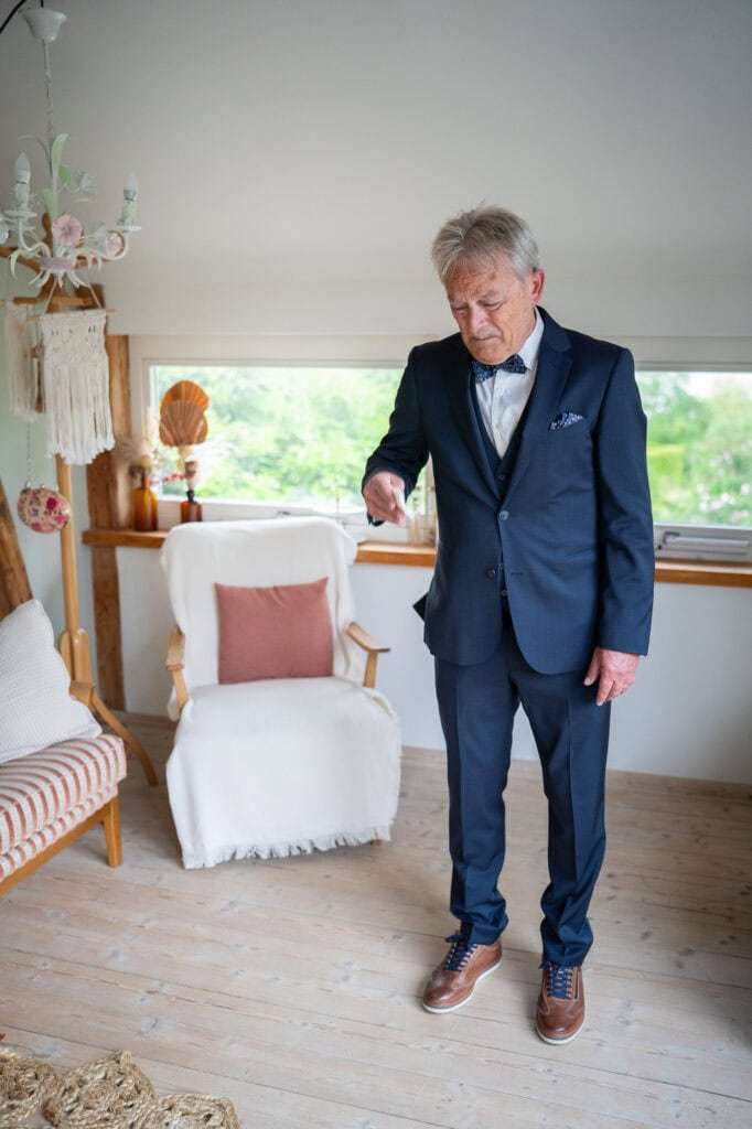 Wedding at Moschti Stäfa, Zürich. First Look with father