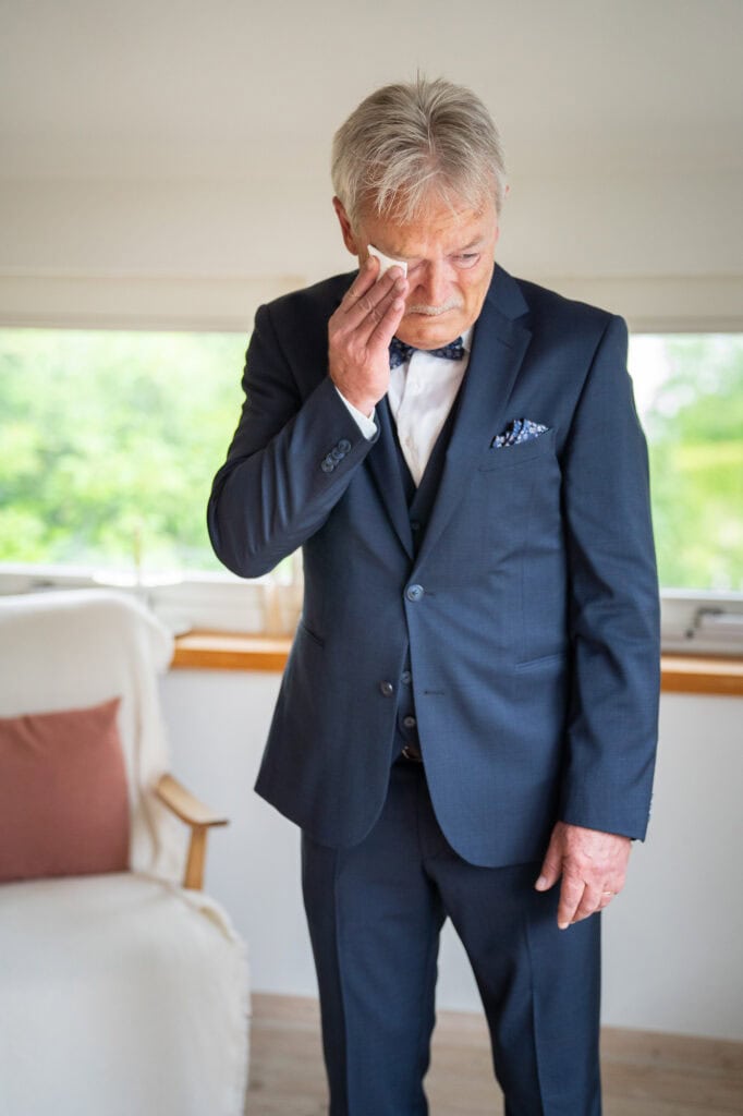 Wedding at Moschti Stäfa, Zürich. First Look with father