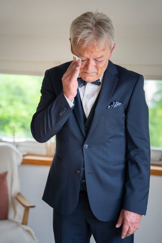 Wedding at Moschti Stäfa, Zürich. First Look with father