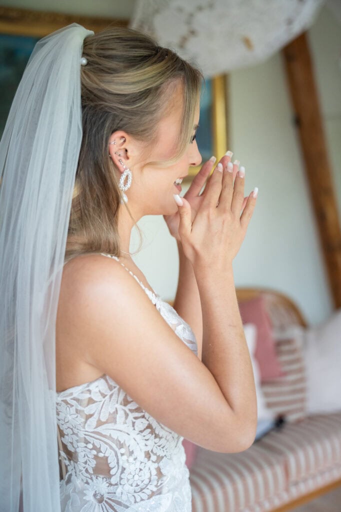 Wedding at Moschti Stäfa, Zürich. First Look with father