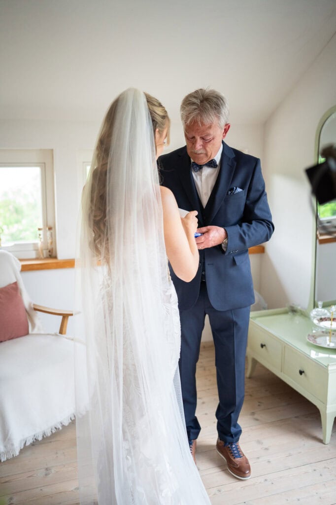 Wedding at Moschti Stäfa, Zürich. First Look with father