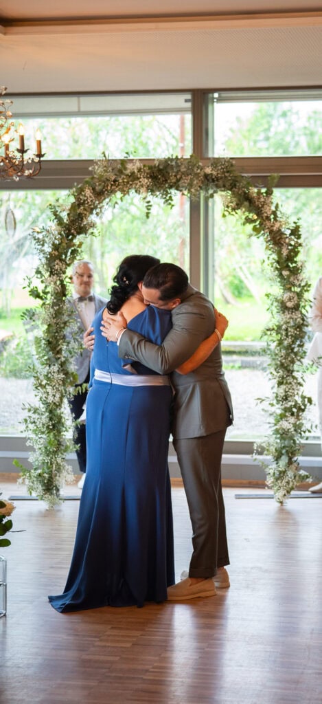 Wedding at Moschti Stäfa, Zürich. Ceremony
