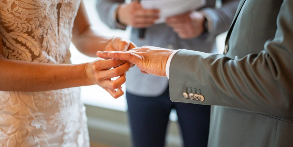 Wedding at Moschti Stäfa, Zürich. Ceremony