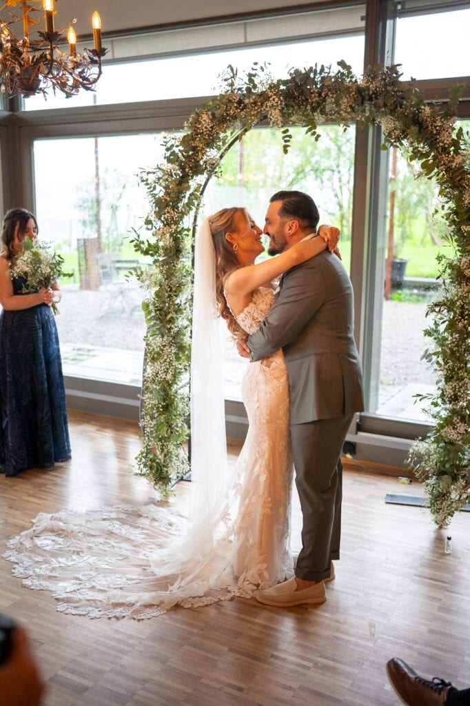 Wedding at Moschti Stäfa, Zürich. Ceremony