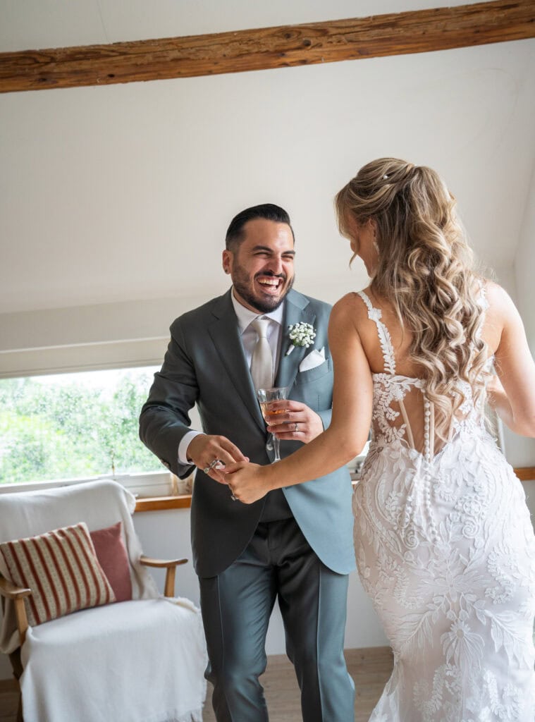 Wedding at Moschti Stäfa, Zürich. Couple session with bride and groom