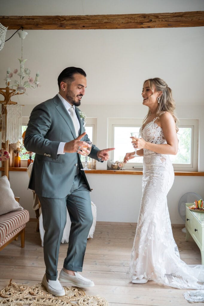 Wedding at Moschti Stäfa, Zürich. Couple session with bride and groom