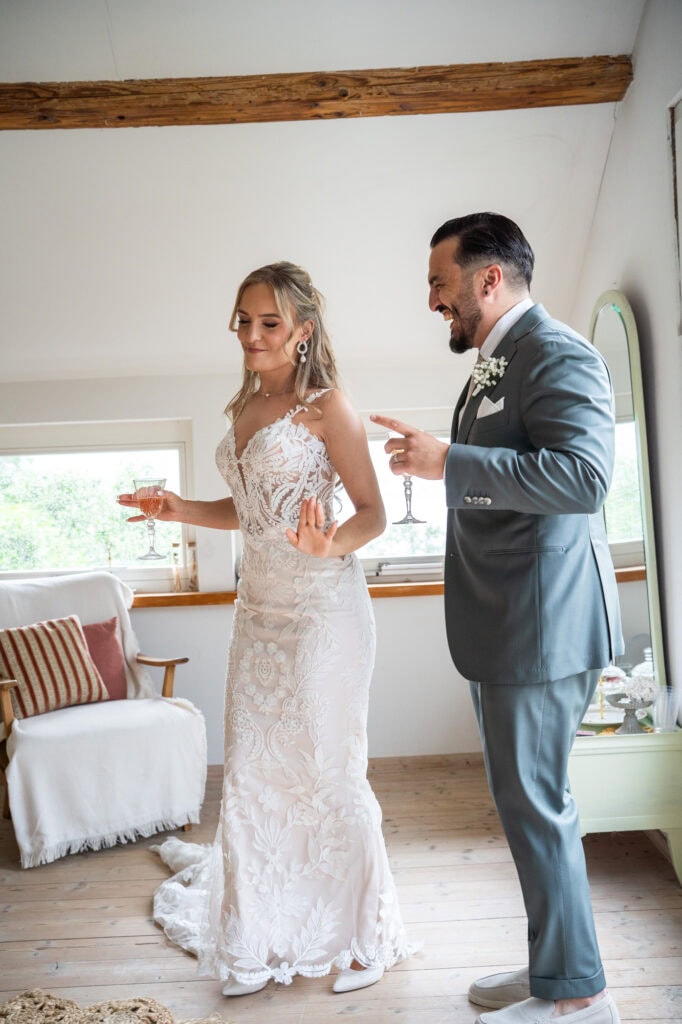 Wedding at Moschti Stäfa, Zürich. Couple session with bride and groom