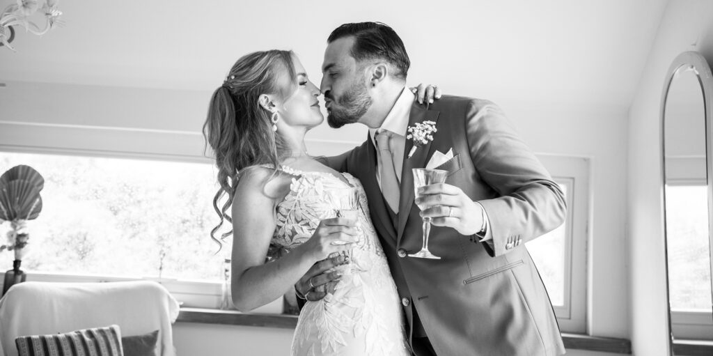 Wedding at Moschti Stäfa, Zürich. Couple session with bride and groom