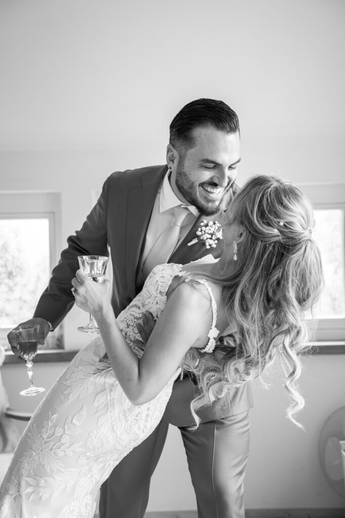 Wedding at Moschti Stäfa, Zürich. Couple session with bride and groom