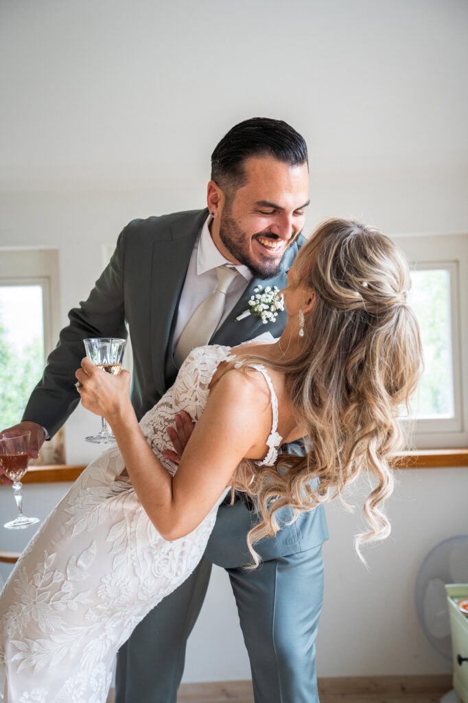 Wedding at Moschti Stäfa, Zürich. Couple session with bride and groom