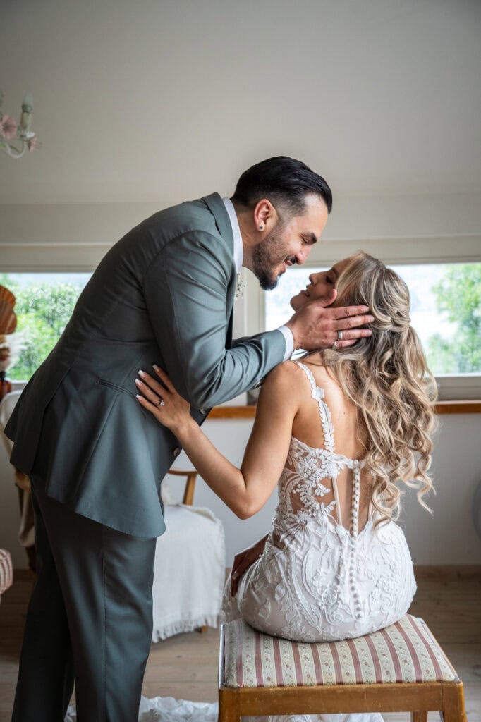 Wedding at Moschti Stäfa, Zürich. Couple session with bride and groom