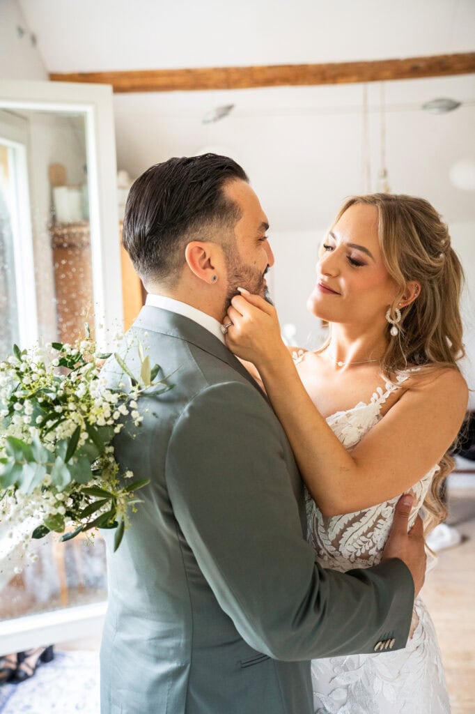 Wedding at Moschti Stäfa, Zürich. Couple session with bride and groom