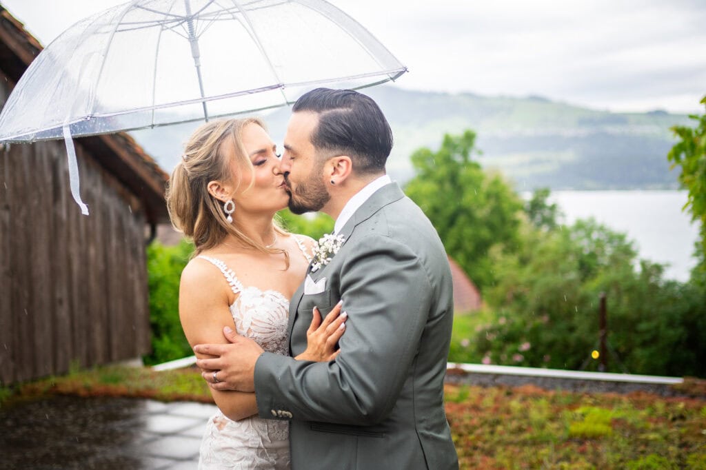 Wedding at Moschti Stäfa, Zürich. Couple session with bride and groom