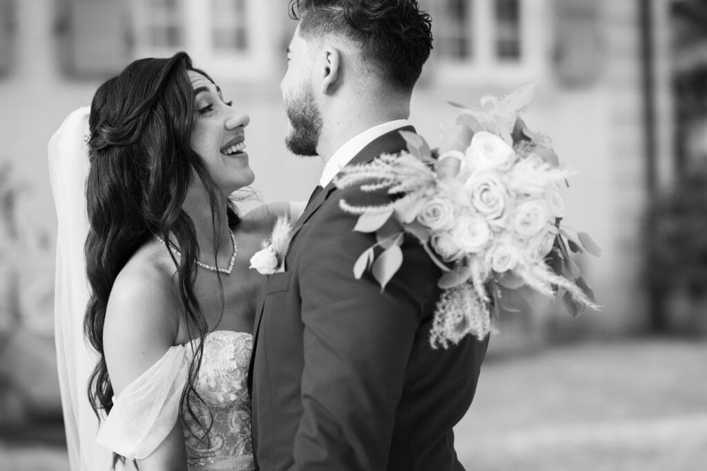 Villa Wenkenhof, Basel. Oldtimer with bride and groom