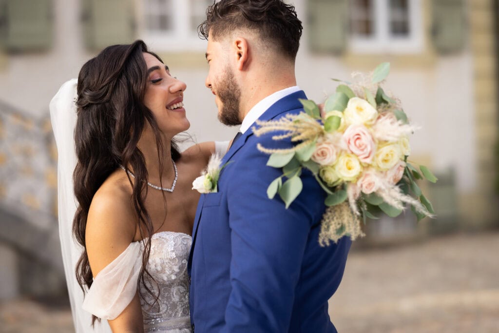 Villa Wenkenhof, Basel. Oldtimer with bride and groom
