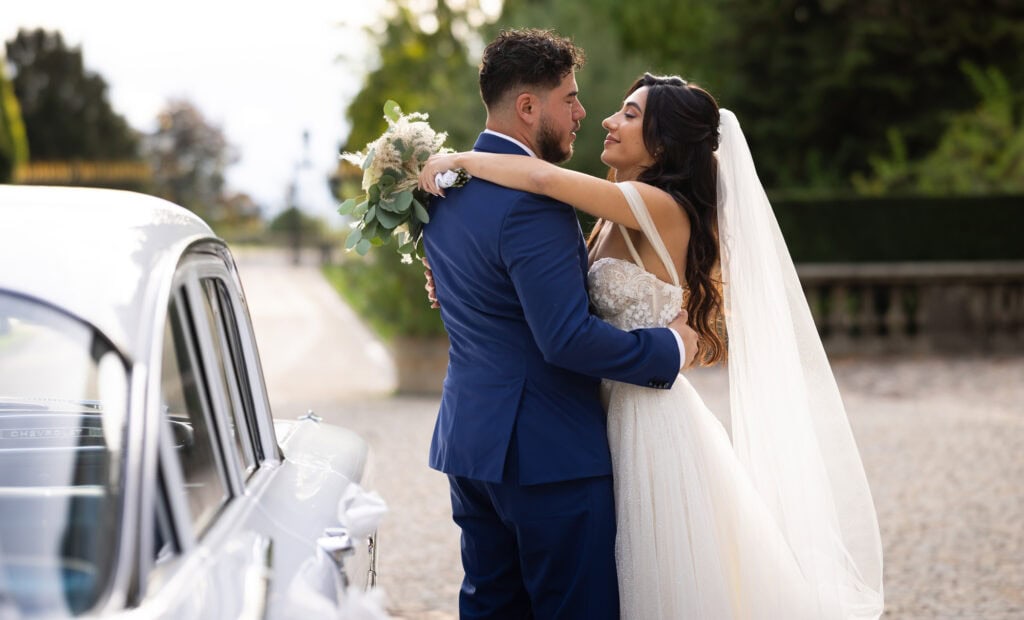 Villa Wenkenhof, Basel. Oldtimer with bride and groom