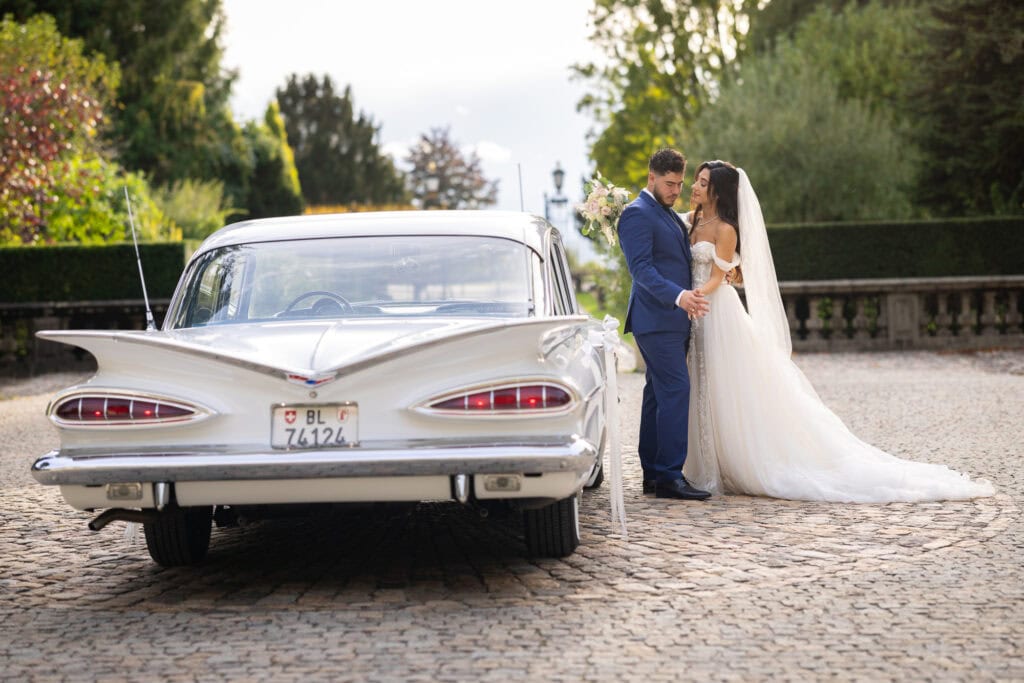Villa Wenkenhof, Basel. Oldtimer with bride and groom