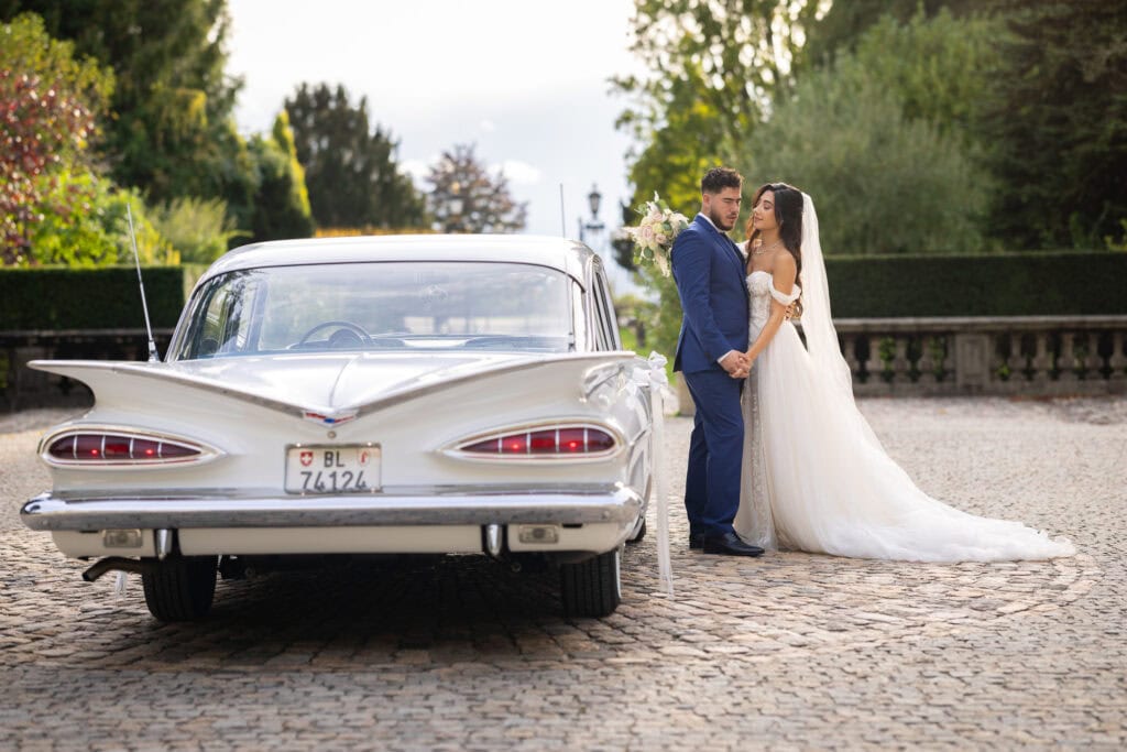 Villa Wenkenhof, Basel. Oldtimer with bride and groom