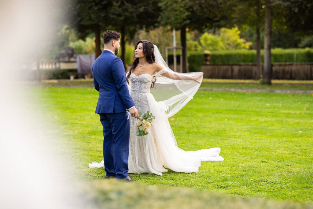 Villa Wenkenhof, Basel. Couple session with bride and groom