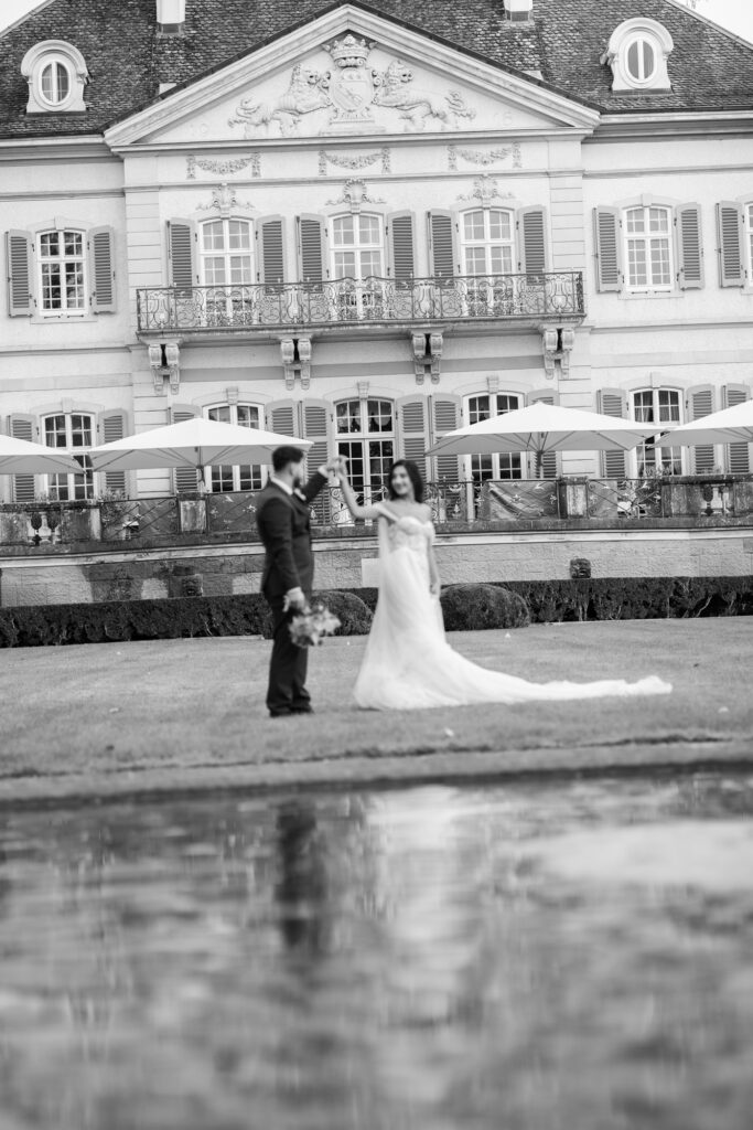 Villa Wenkenhof, Basel. Couple session with bride and groom