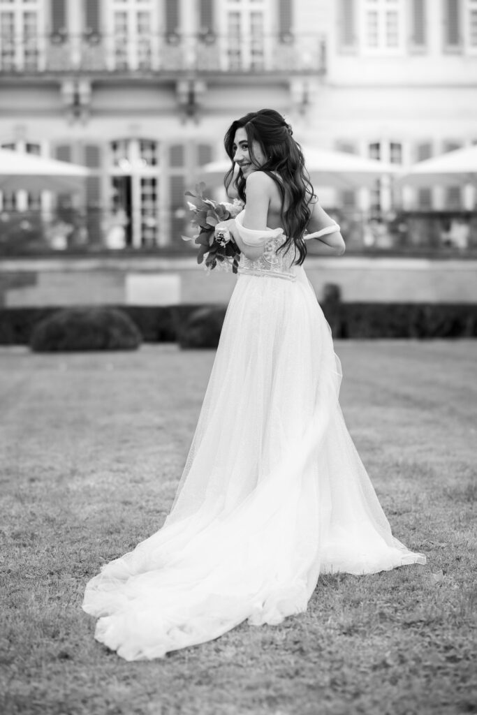 Villa Wenkenhof, Basel. Couple session with bride and groom