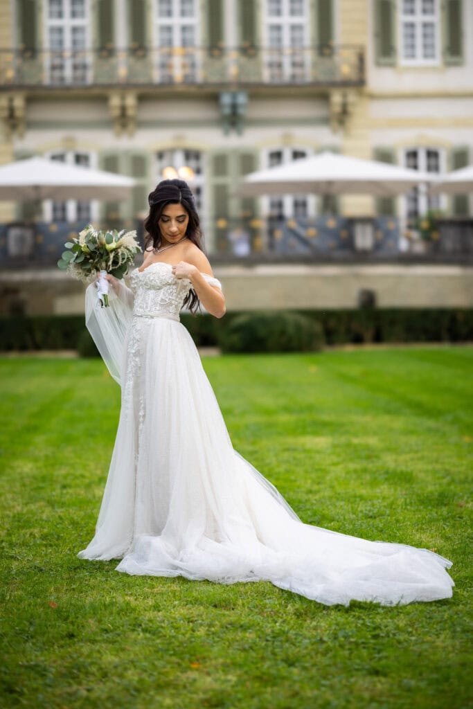 Villa Wenkenhof, Basel. Couple session with bride and groom