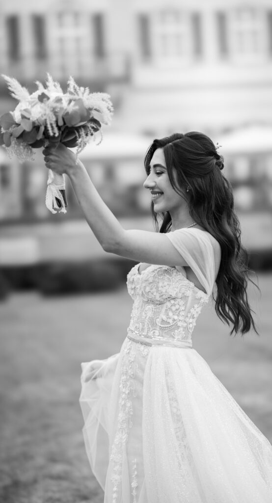 Villa Wenkenhof, Basel. Couple session with bride and groom