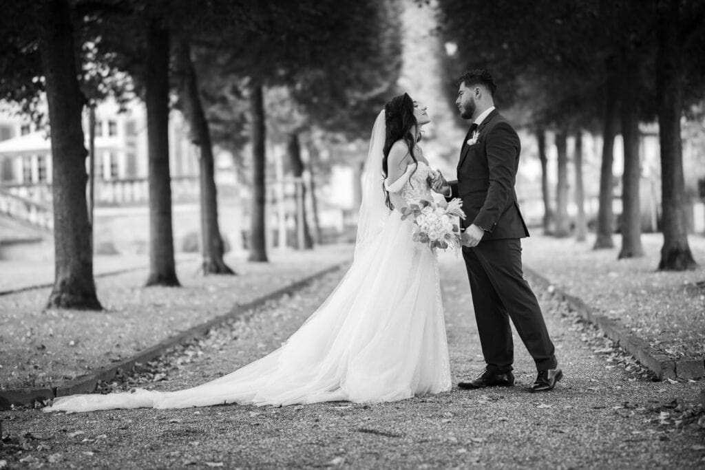Villa Wenkenhof, Basel. Couple session with bride and groom