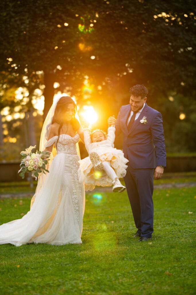 Villa Wenkenhof, Basel. Couple session with bride and groom, and her daughter