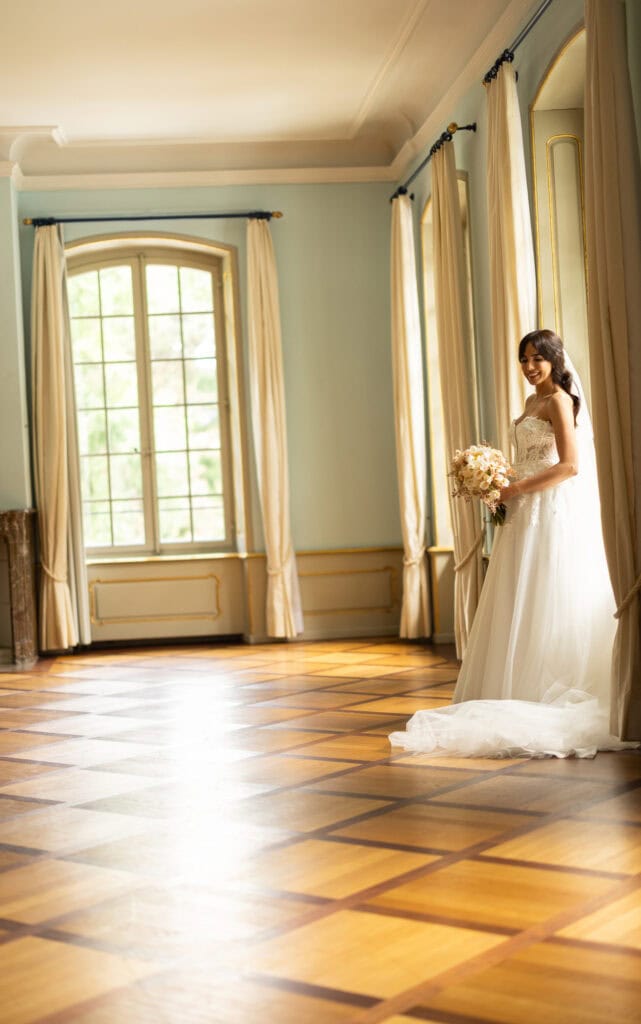 Bride before the ceremony. Bride photoshoot at Schloss Hünigen.