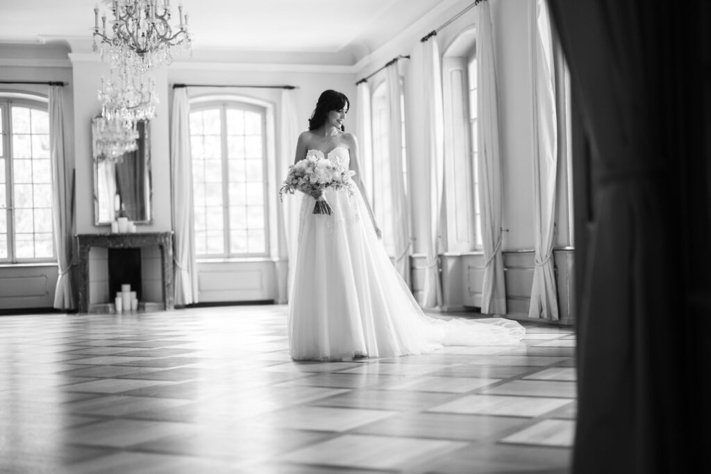 Bride before the ceremony. Bride photoshoot at Schloss Hünigen.