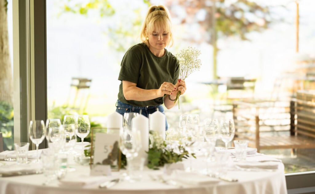 Wedding at Moschti Stäfa, Zürich. Getting ready. Decoration