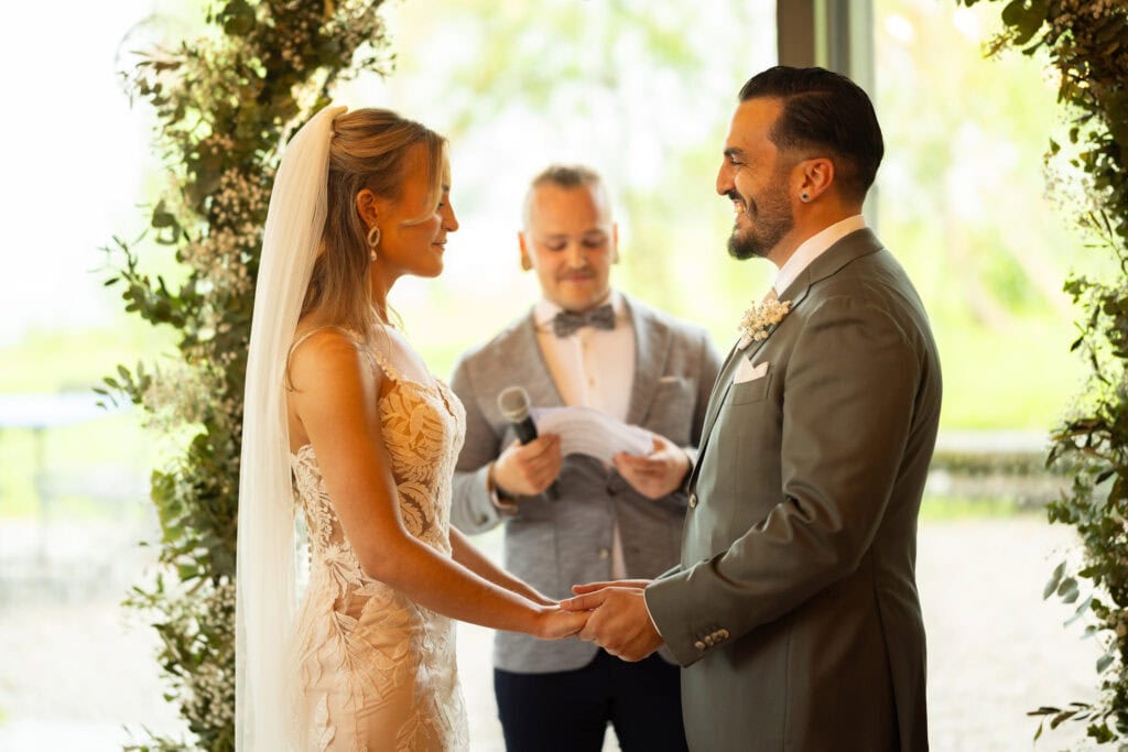 Wedding at Moschti Stäfa, Zürich. Ceremony