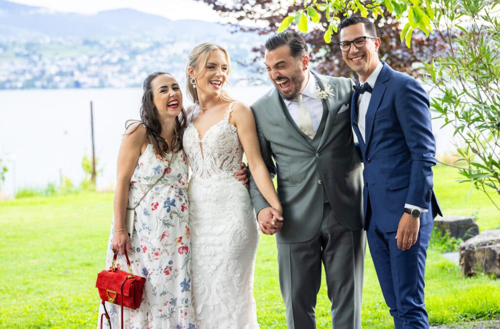 Wedding at Moschti Stäfa, Zürich. Group photo with family and friends